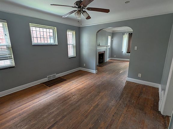 4th image of 9776 E Outer Dr