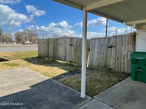 3rd image of 101 Conrad St