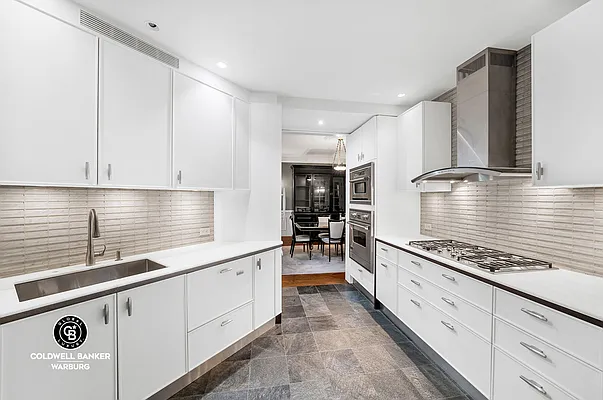 Sold by Coldwell Banker Warburg | media 3