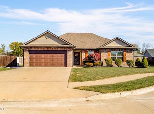 918 Kelli Ct, Centralia, MO 65240