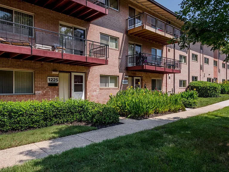 Southview — Photo 13
