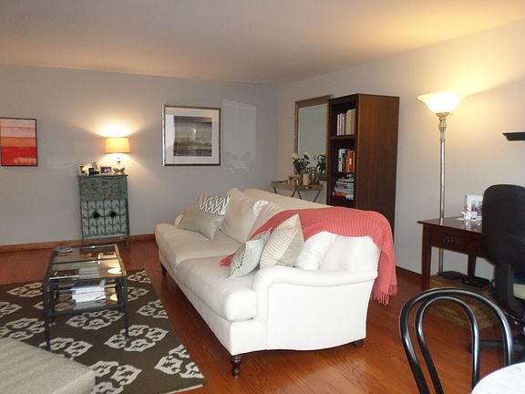 3rd image of 2650 N Lakeview Ave APT 1207