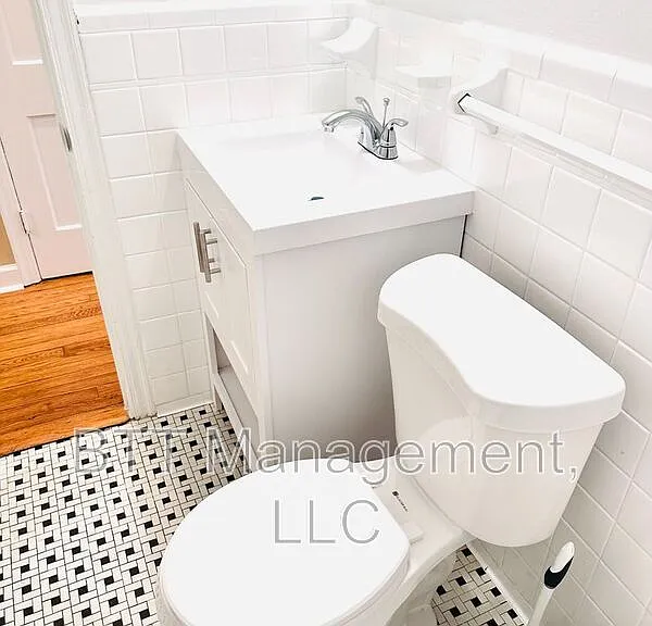 907 Hudson Ave #3 — Photo 29