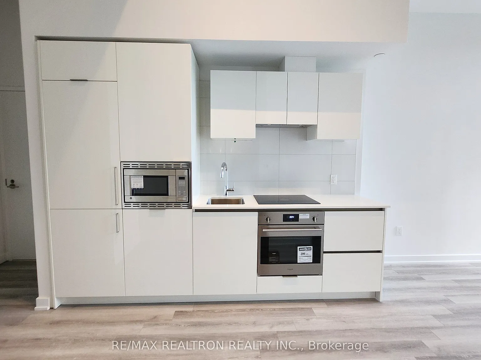 2 bed, $2,500 — Photo 2