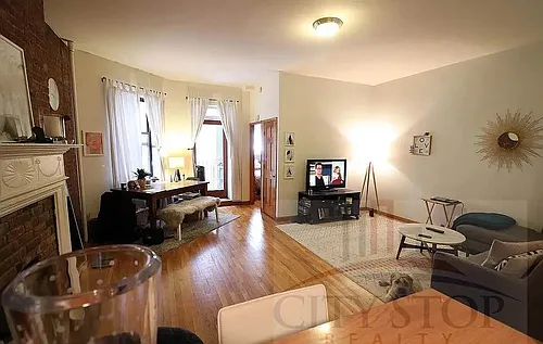 306 W 73rd St Photo 1