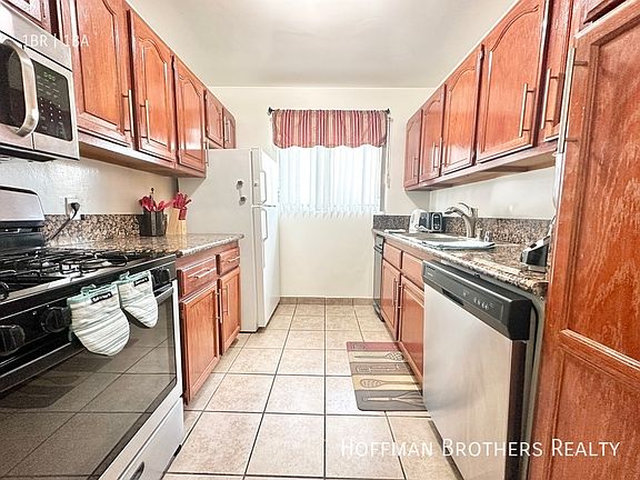 2nd image of 8438 Blackburn Ave #2