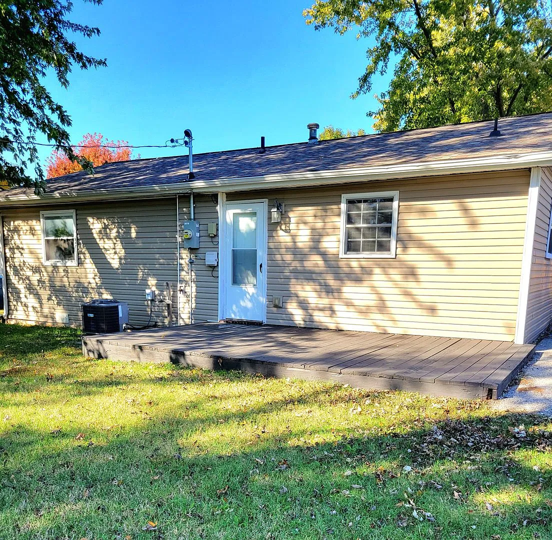 Updated and Move in ready...26 Georgetown Dr, Pontoon Beach — Photo 3