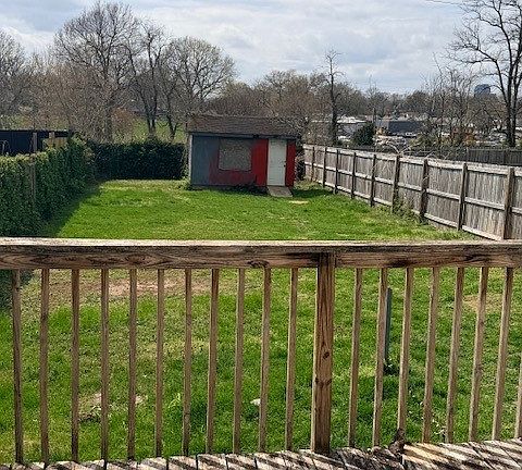 2nd image of 282 E Loudon Ave