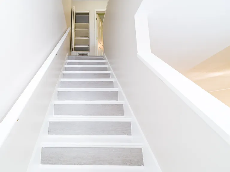 4 Astor Ct — Photo 11