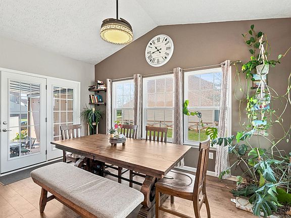 5th image of 9427 Morris Dr