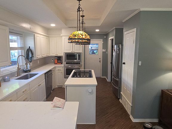 4th image of 3913 96th St