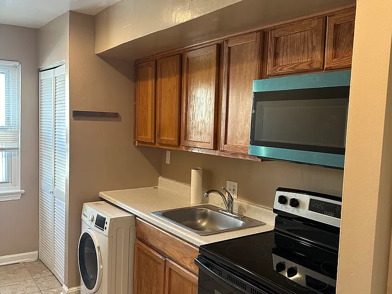 1449 Olive St NE #4 — Photo 7