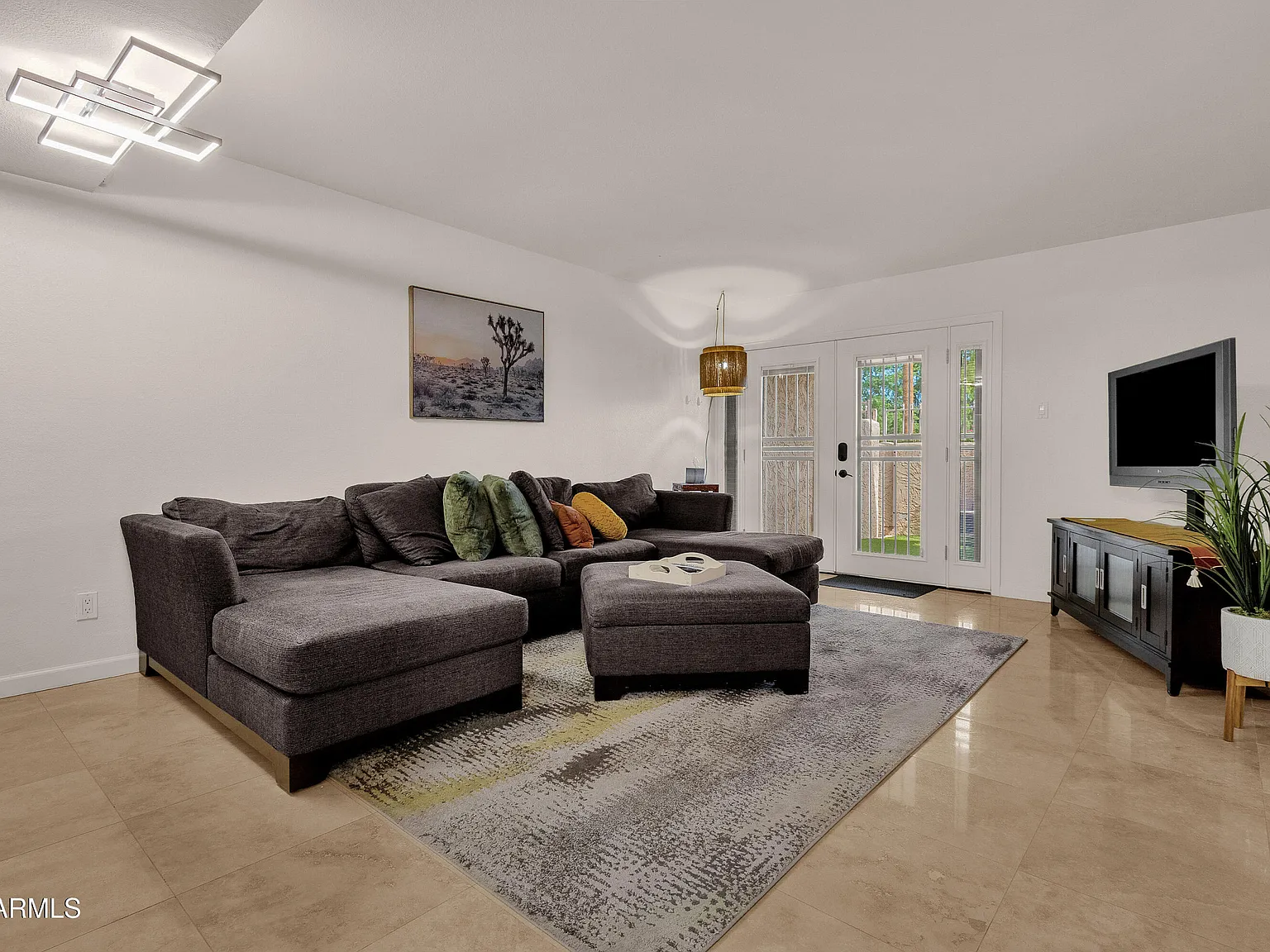 2 bed, 2.0 bath, 932 sqft, $2,000 — Photo 1