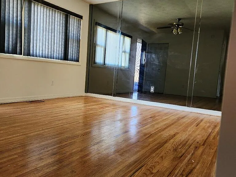1029 Saint Martins Ave — Photo 12