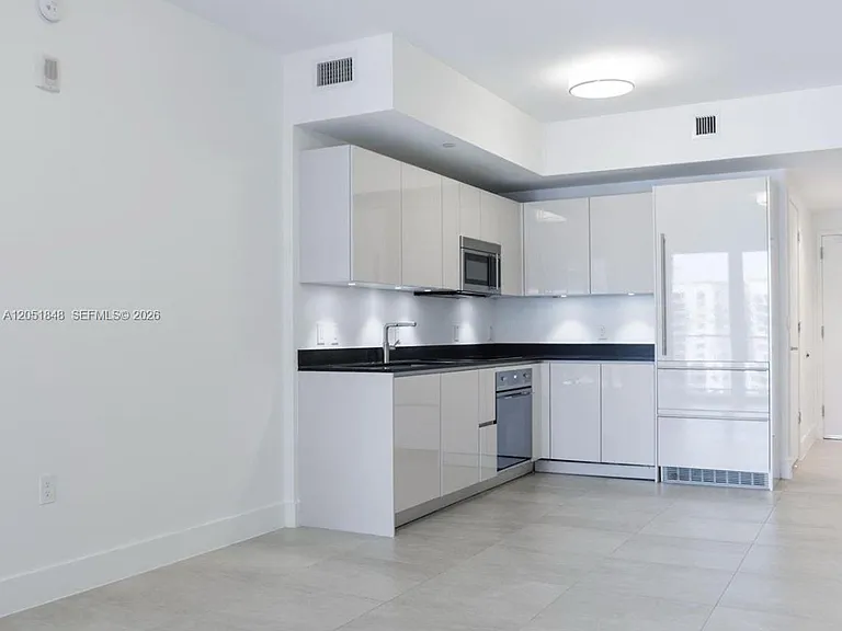 1010 Brickell Ave #3210 — Photo 9