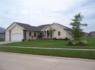5810 Woodbridge Crst, Marion, IA 52302