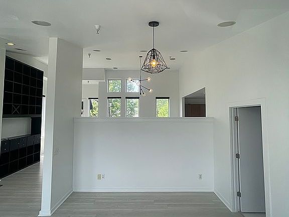 Wall between Bed and Living 