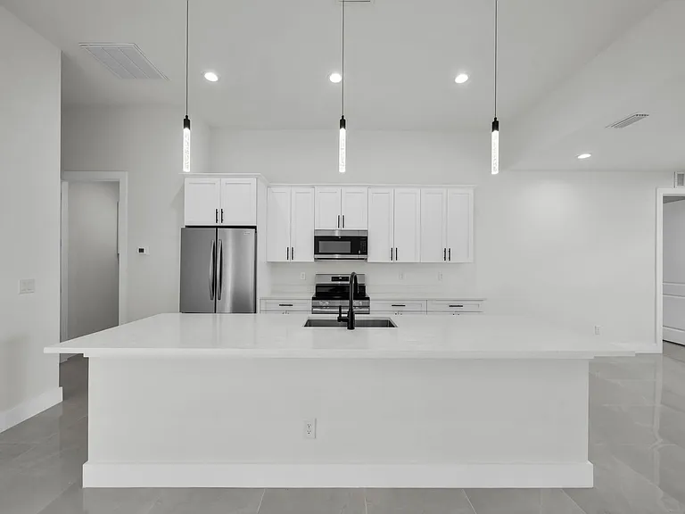 14020 Chesswood Ln — Photo 2