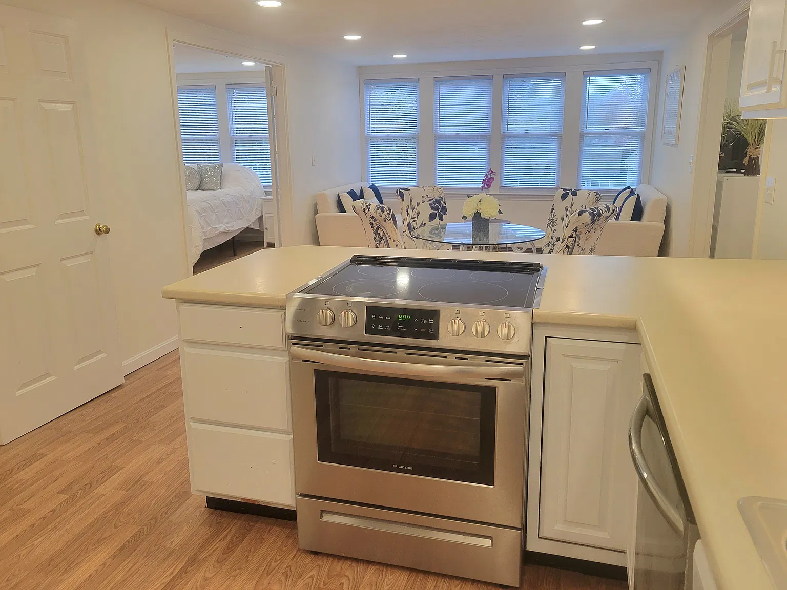 3 bed, 2072 sqft, $2,750 — Photo 3