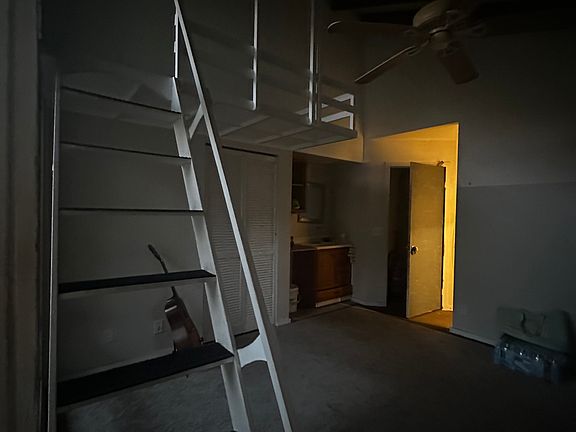 4th image of 76-161 Royal Poinciana Dr
