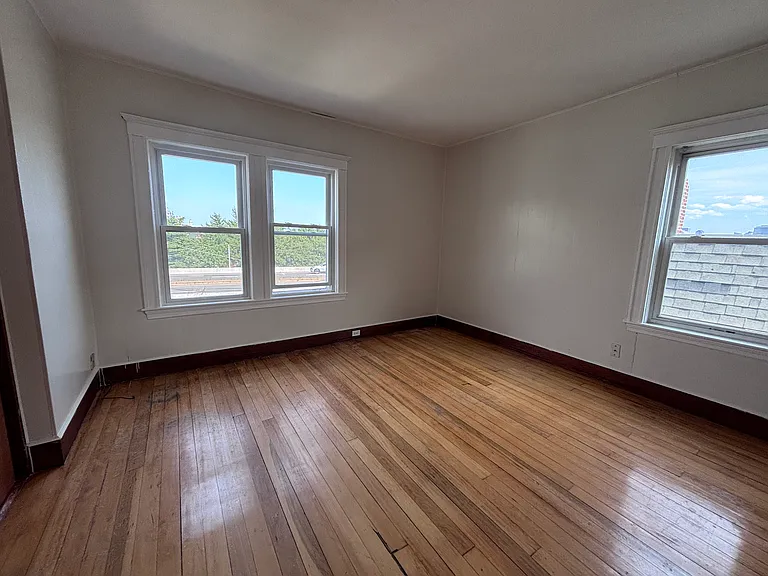 376 McGrath Hwy — Photo 19