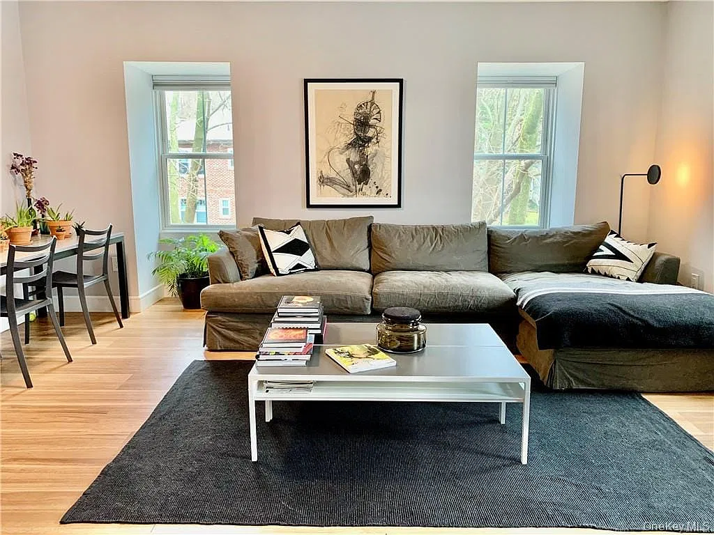 2 bed, 1.0 bath, 870 sqft, $3,950 — Photo 4