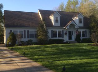 31323 Cedar Rd, Mayfield Heights, OH 44124