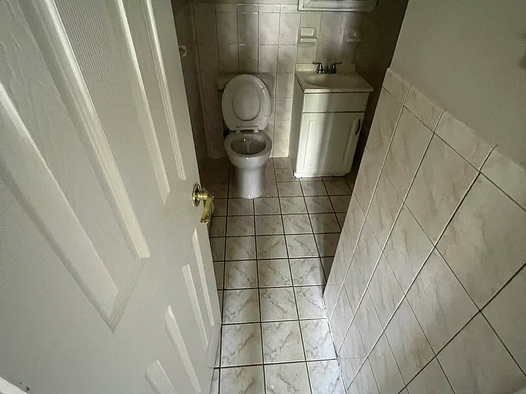 943 Herkimer St #3 — Photo 13