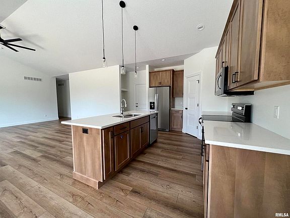 5th image of 683 Sweet Wood Ln