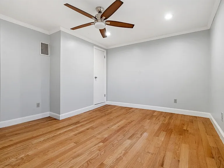 7 Pine St #2 — Photo 18