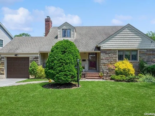 133 Hayes Street, Garden City, NY 11530