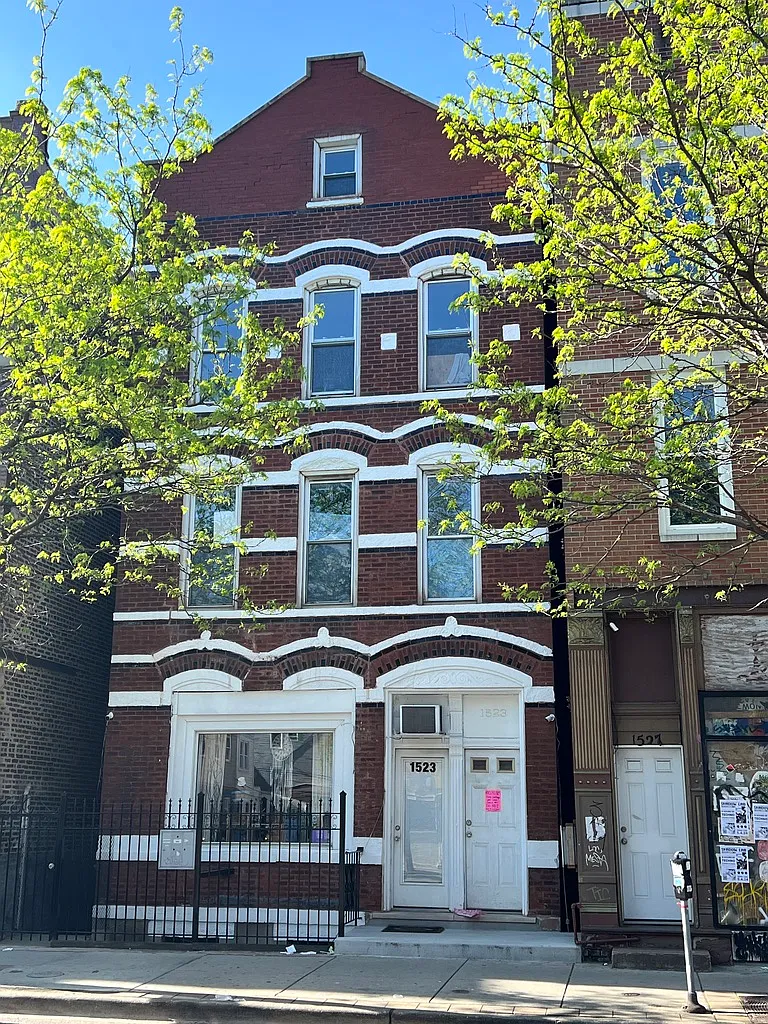 1523 W 18th St — Photo 1
