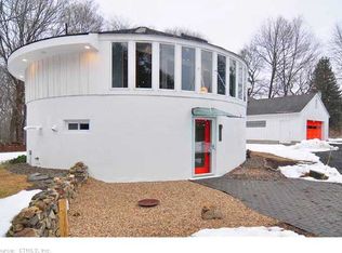 3 Santangelo Ter, Derby, CT 06418