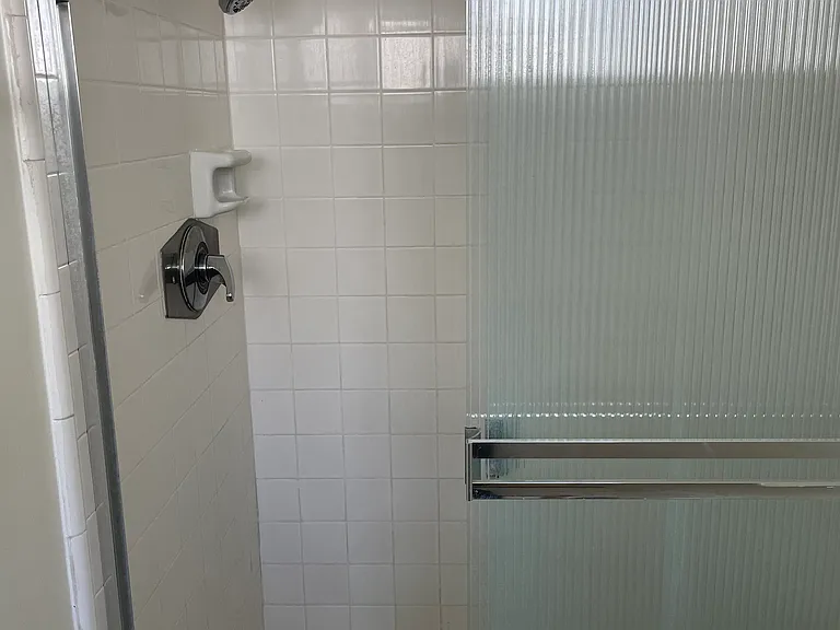 524 Avenue G #21 — Photo 11
