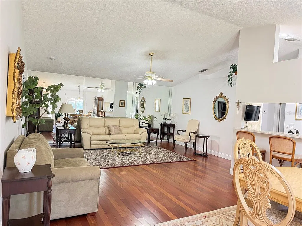 2 bed, 2.0 bath, 1547 sqft, $2,100 — Photo 3