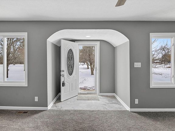 3rd image of 4010 Hyde Rd