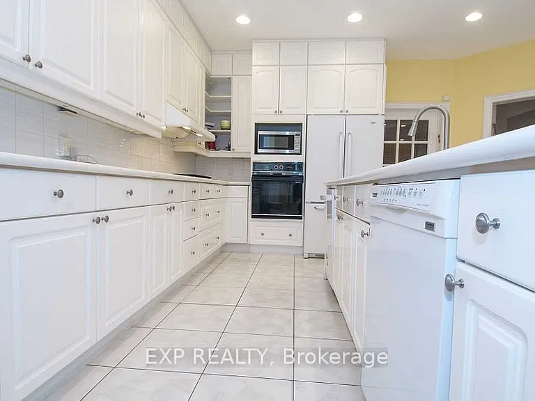 220 Viewmount Ave — Photo 14