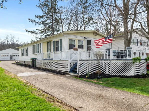 4753 E Lake Rd, Livonia, NY 14487