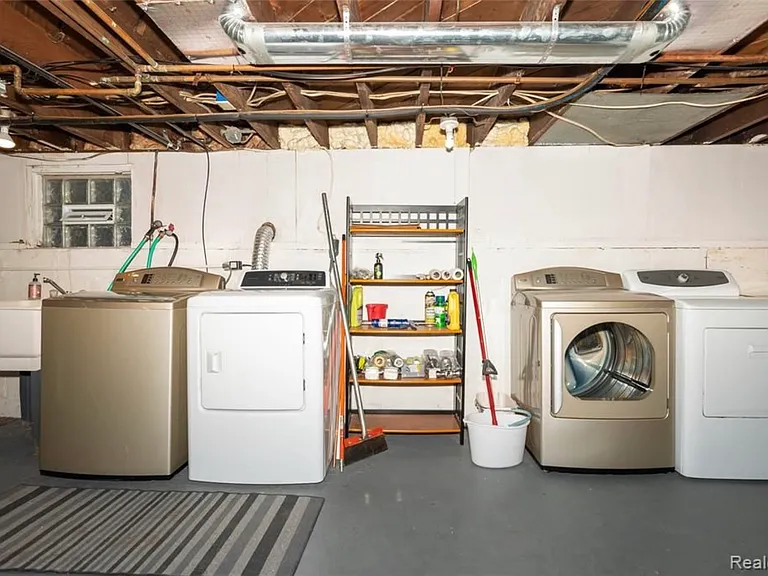 118 S Laurel St — Photo 21
