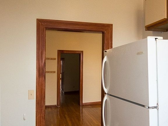 3rd image of 754 Washington Ave APT 3L