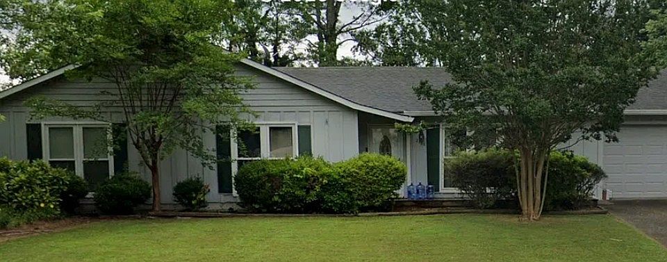 1st image of 2756 Macby Ave
