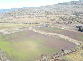 722 Yankee Creek Rd, Eagle Point, OR 97524