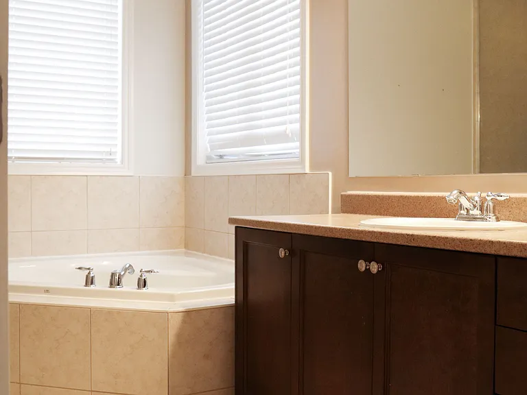 602 Rosehill Ave — Photo 12