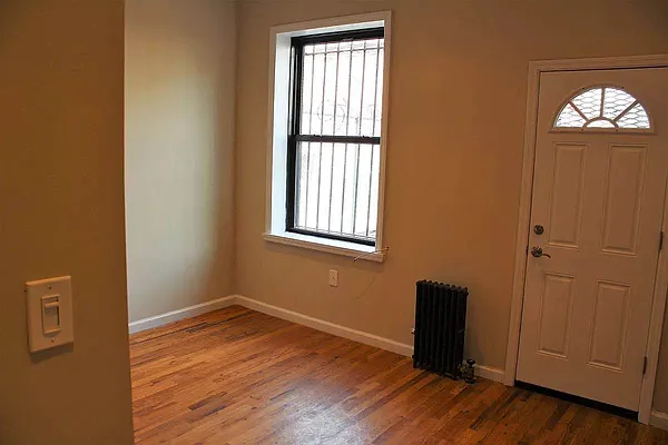 Rented by EXR | media 27