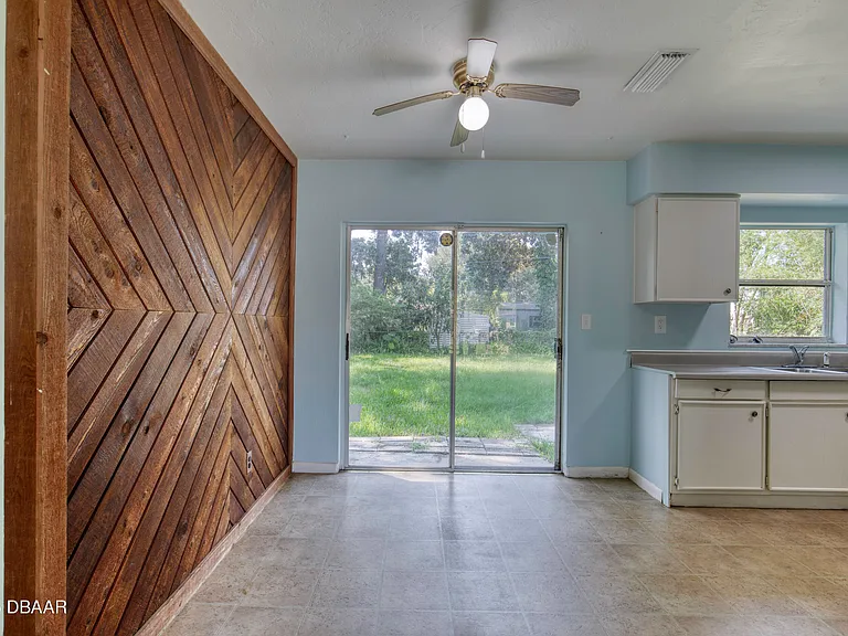 1133 Bradenton Rd — Photo 9