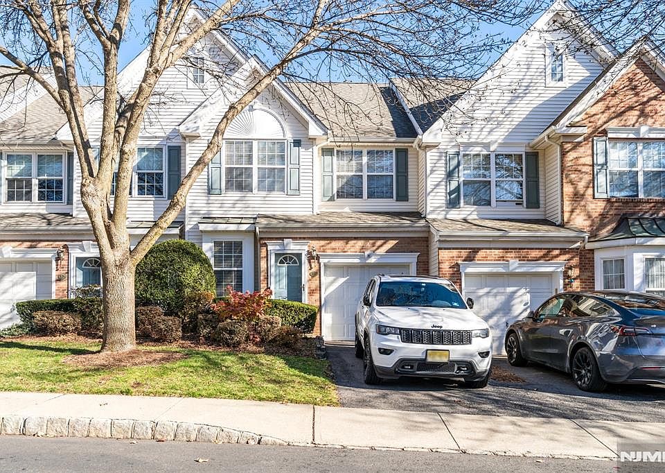 1st image of 127 Stratford Dr #1028