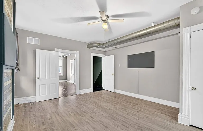 3005 S Compton Ave — Photo 17