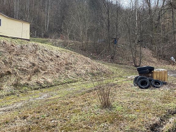 4th image of 711 Frog Pond Rd