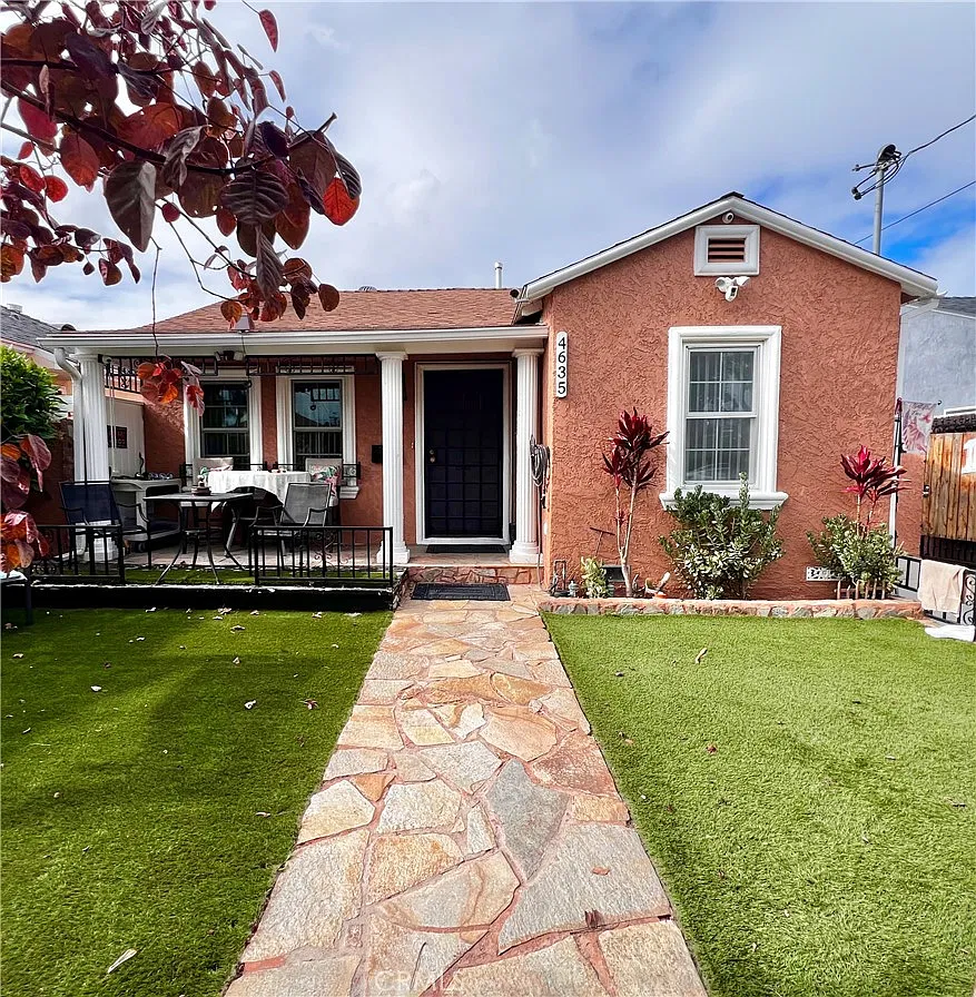 3 bed, 986 sqft, $4,500 — Photo 2