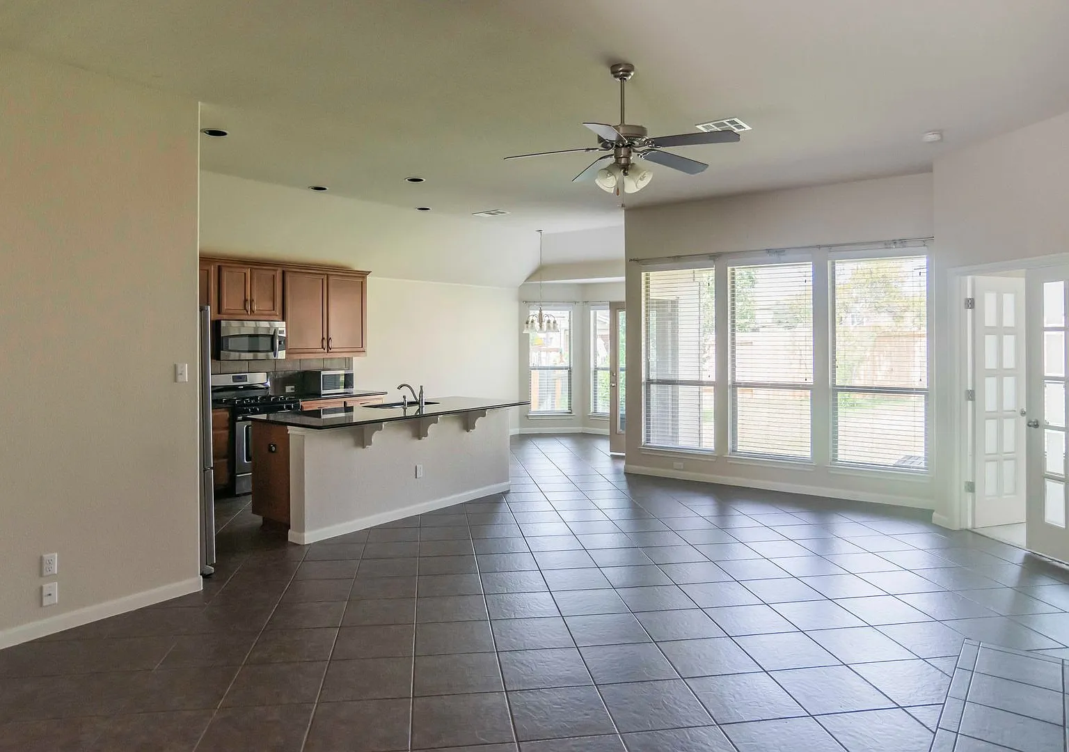 2542 Ravenwood Drive, Round Rock, TX, 78665 — Photo 4